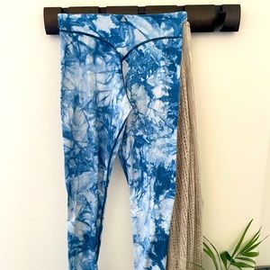 Small. Hardly worn balance athletica pants